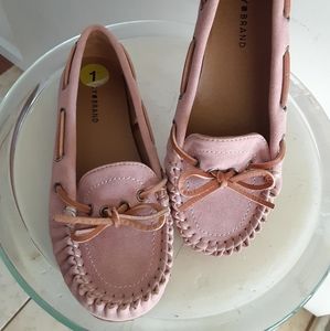 Lucky Brand Girls Size 1M Pink Suede Moccasins